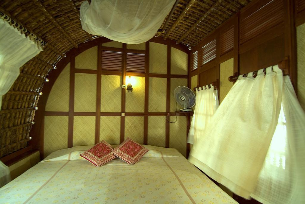 Spice Coast Cruises - Houseboat, A Cgh Earth Experience Hotel Alappuzha Luaran gambar